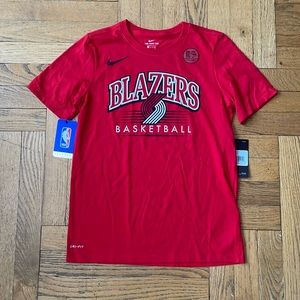 NWT blazers tee
